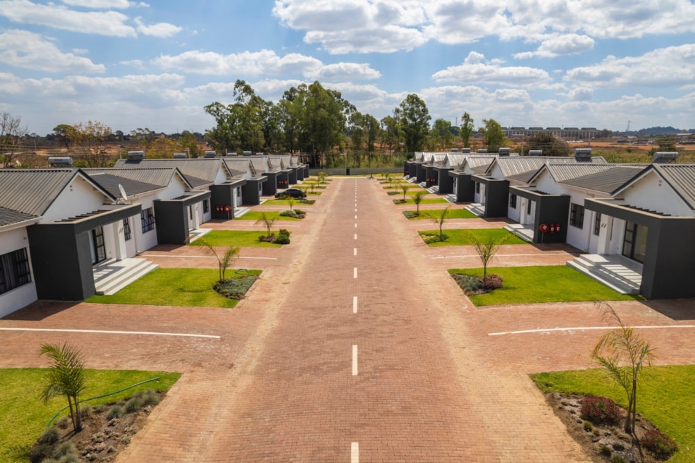 Gated community vs non-gated neighborhood Zimbabwe
